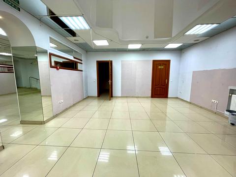 комерційна за адресою Келецька вул., 78