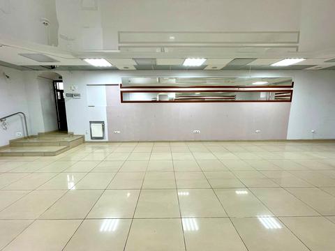 комерційна за адресою Келецька вул., 78