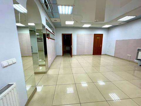 комерційна за адресою Келецька вул., 78