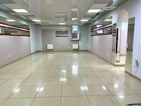 комерційна за адресою Келецька вул., 78