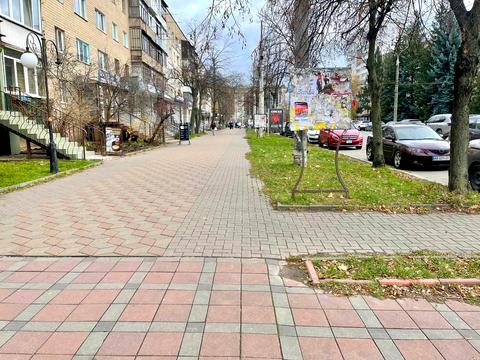 комерційна за адресою Келецька вул., 78