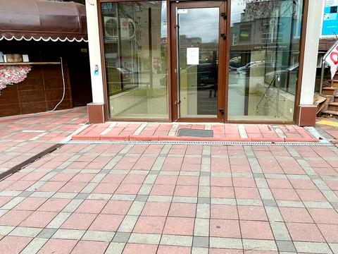 комерційна за адресою Келецька вул., 78