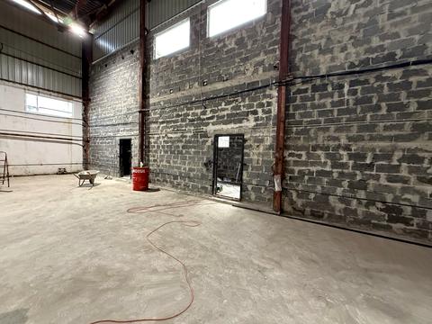 комерційна за адресою Богдана Хмельницького вул., 77