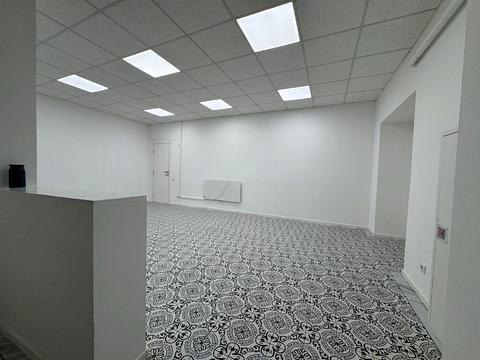 комерційна за адресою Машинобудівників вул., 29