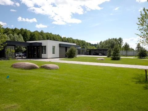 коммерческая по адресу Київська ул., 19а