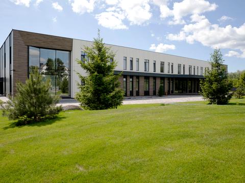 коммерческая по адресу Київська ул., 19а