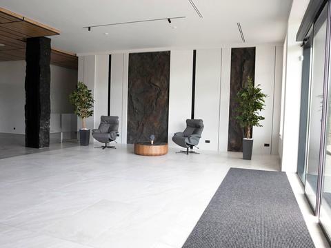 коммерческая по адресу Київська ул., 19а