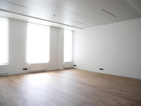 коммерческая по адресу Київська ул., 19а