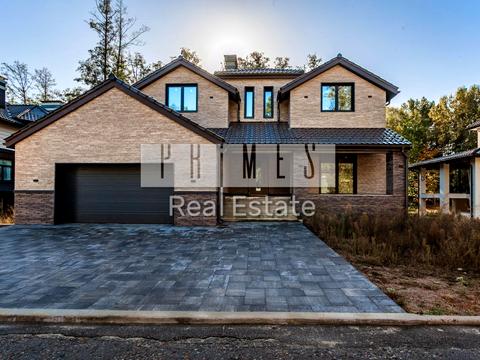 будинок за адресою Набережна вул.