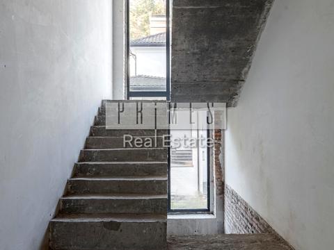 будинок за адресою Набережна вул.