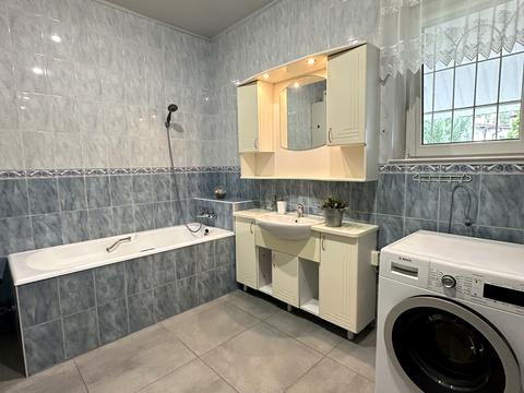 дом по адресу Свято-Покровская ул. (Ленина)