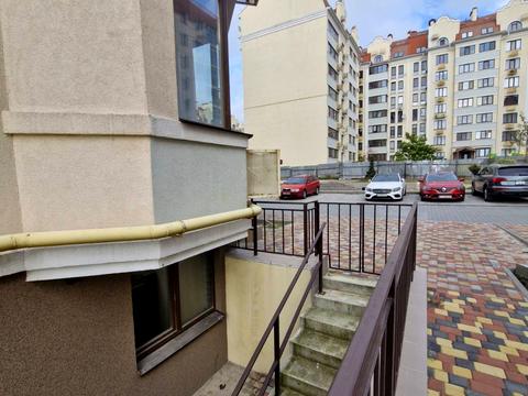 комерційна за адресою Надії пров., 3-A