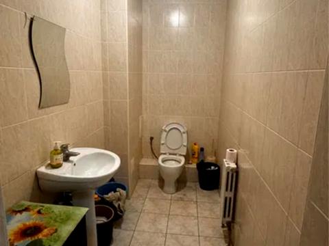 комерційна за адресою Моніторна вул., 5к