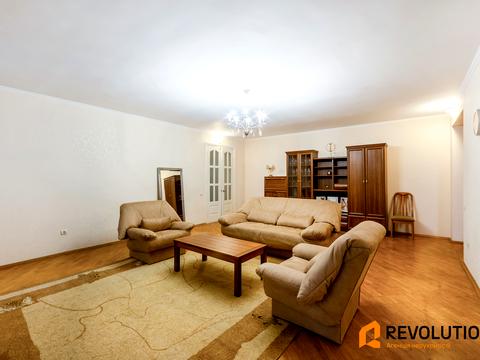 квартира за адресою Золотоустівська вул., 10-12