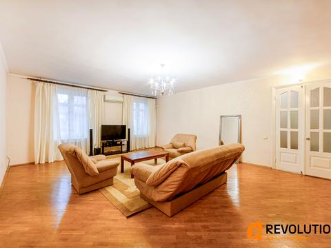 квартира за адресою Золотоустівська вул., 10-12