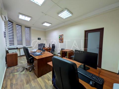 комерційна за адресою Володимира Івасюка просп. (Героїв Сталінграду), 4