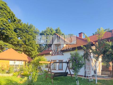 будинок за адресою Центральна