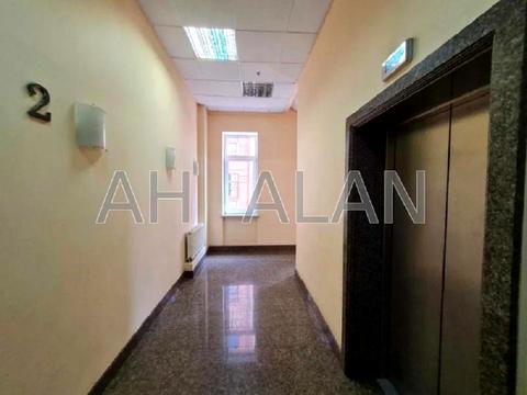 коммерческая по адресу Верхній Вал ул., 4