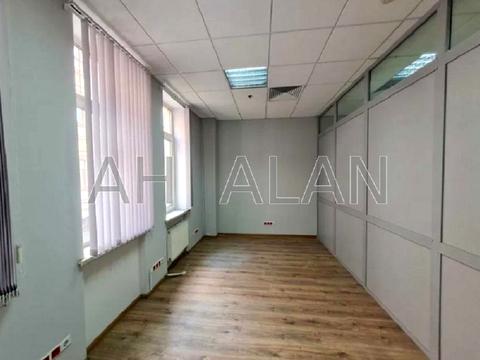 коммерческая по адресу Верхній Вал ул., 4