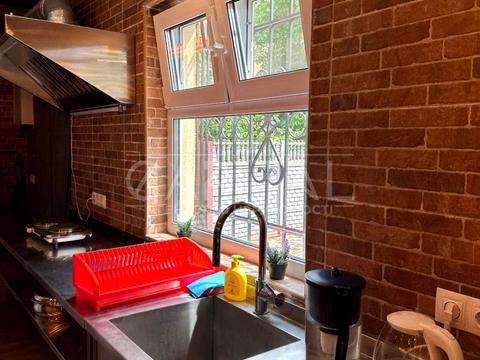 будинок за адресою Березнева вул. (8 Березня), 1