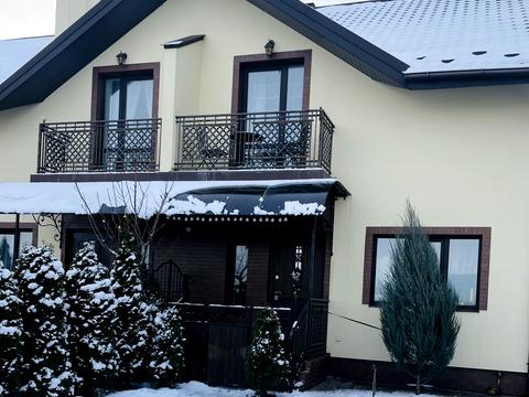 будинок за адресою с. Зимна Вода, бічна Миру вул.