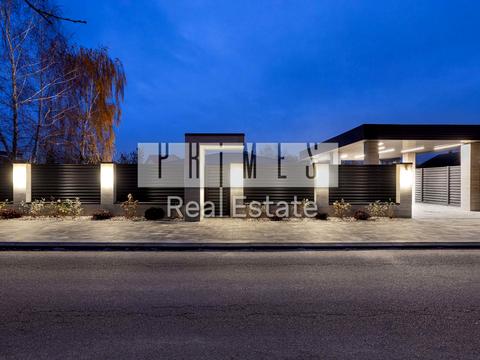 будинок за адресою Квітнева вул.