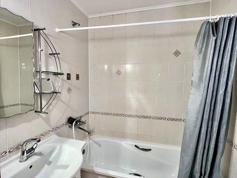 квартира за адресою Митрополита Шептицького вул., 1