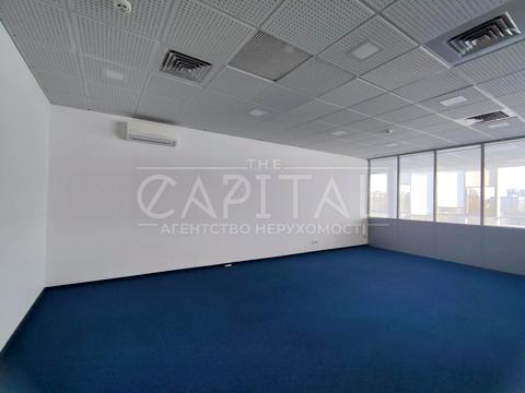 комерційна за адресою Польова вул., 24