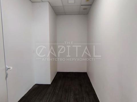 комерційна за адресою Польова вул., 24