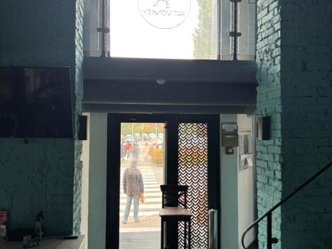 коммерческая по адресу Леси Украинки бульв., 2