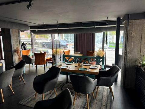 коммерческая по адресу Леси Украинки бульв., 2