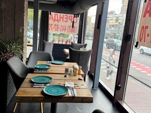 коммерческая по адресу Леси Украинки бульв., 2