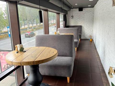 коммерческая по адресу Леси Украинки бульв., 2