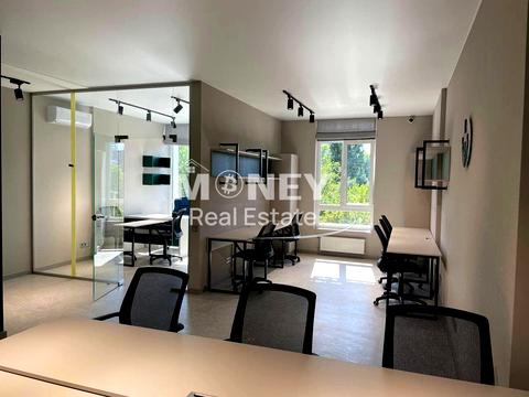 комерційна за адресою Жилянська вул., 68