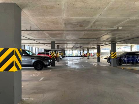 паркомісце за адресою Олександра Олеся вул., 25