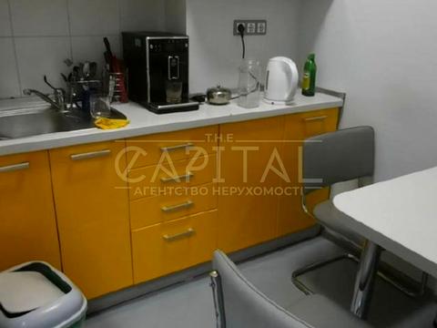 комерційна за адресою Старонаводницька вул., 2/20