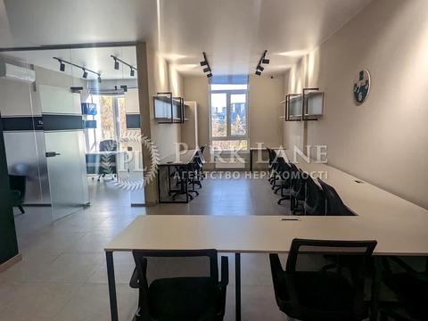 комерційна за адресою Жилянська вул., 68