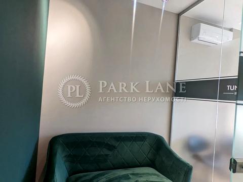 комерційна за адресою Жилянська вул., 68