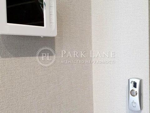 комерційна за адресою Жилянська вул., 68