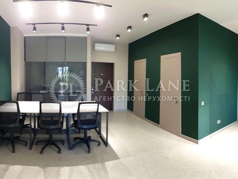 комерційна за адресою Жилянська вул., 68