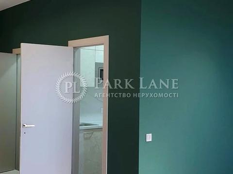 комерційна за адресою Жилянська вул., 68