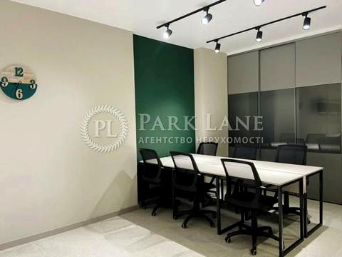 комерційна за адресою Жилянська вул., 68