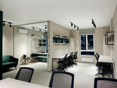 комерційна за адресою Жилянська вул., 68