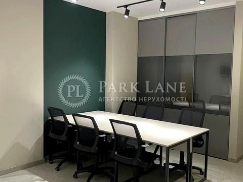 комерційна за адресою Жилянська вул., 68