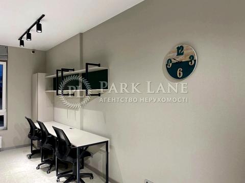 комерційна за адресою Жилянська вул., 68