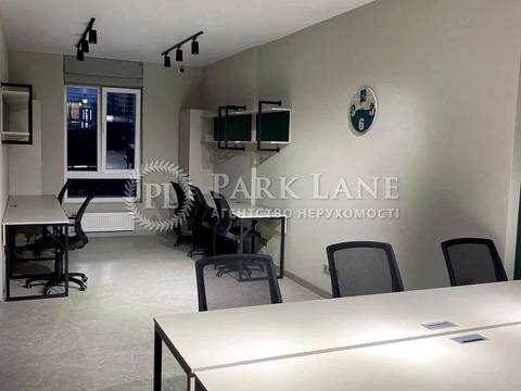 комерційна за адресою Жилянська вул., 68