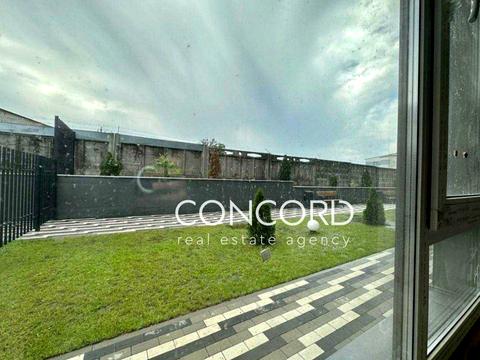 комерційна за адресою Покровська вул. (Радянська), 2-А