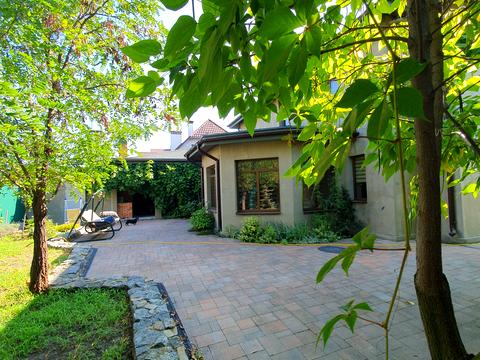 дом по адресу Ивана Руденко ул.