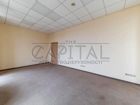 комерційна за адресою Антоновича, 33в