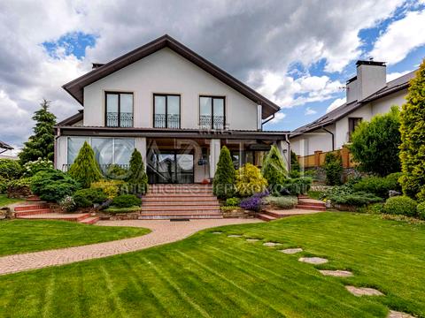 будинок за адресою вул. Зоряна